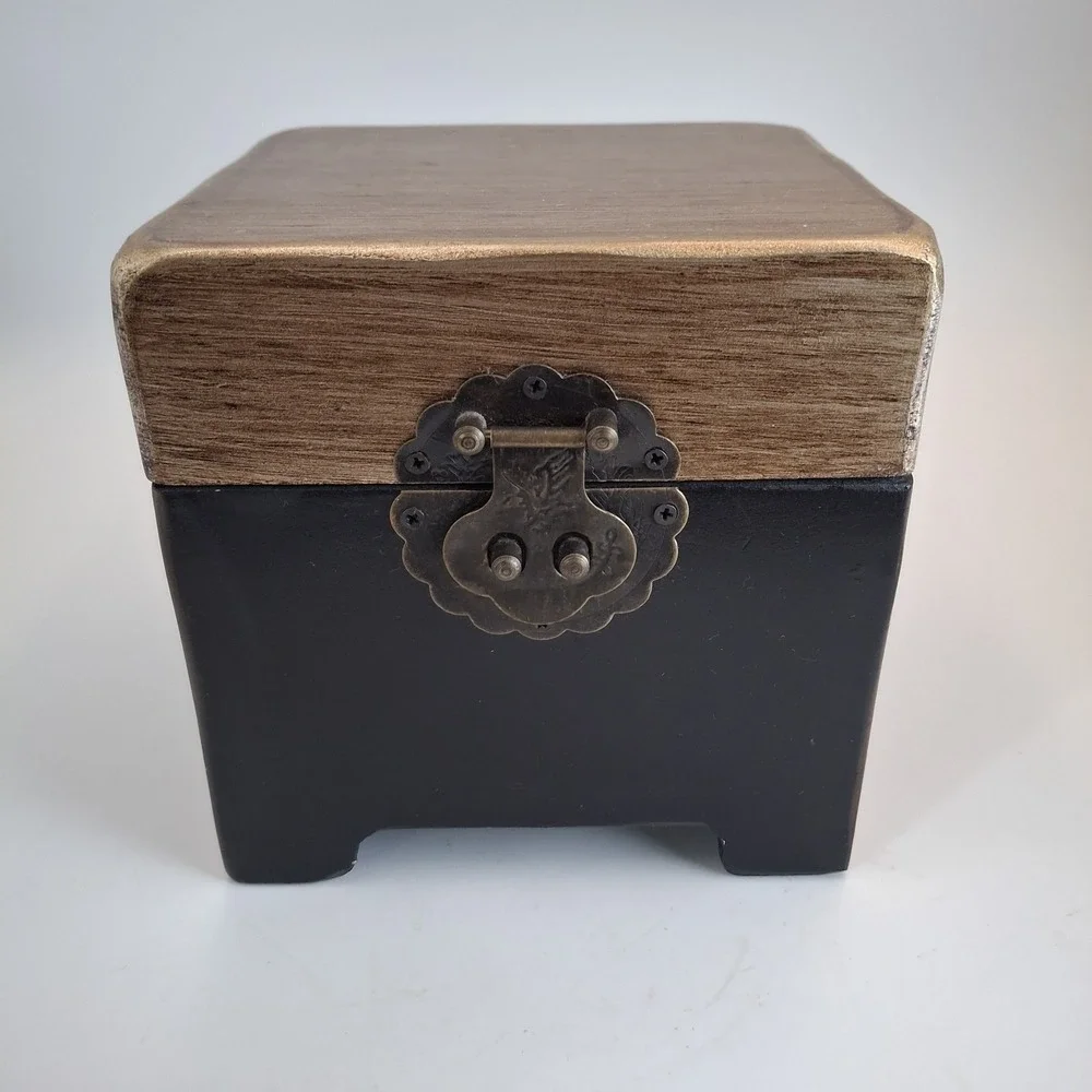 Vintage Style Footed Wooden Jewelry / Trinket Box – Black & Gold Dual Tone 6 In.